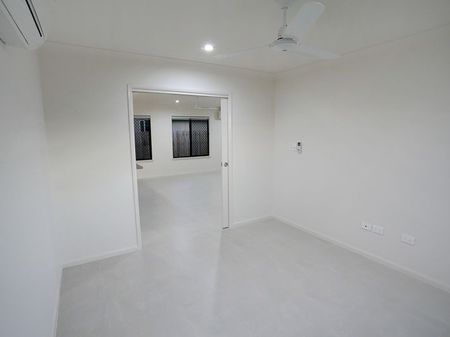 17 Yass Circuit, Kelso QLD 4815 - House For Rent | Domain - Photo 4