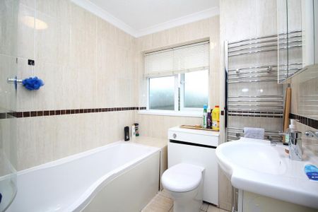 2 bedroom end of terrace house to rent - Photo 4