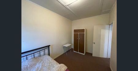 Cozy unit in Emerald - Photo 2