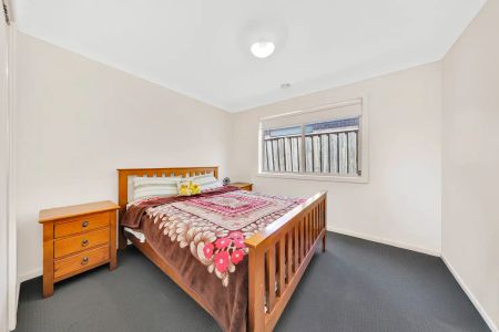 “MODERN 4 BEDROOM PROPERTY IN PRIME LOCATION” - Photo 4