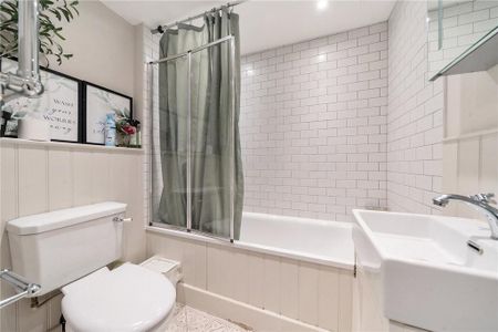 3 bedroom end of terrace house to rent - Photo 4