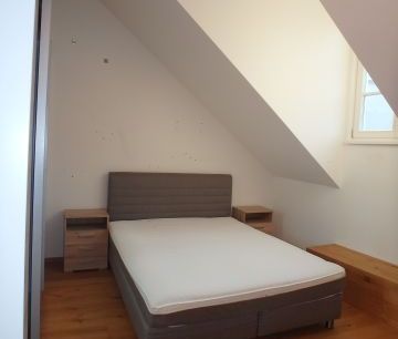 NEUWERTIGE DACHGESCHOSSWOHNUNG MIT GEMEINSCHAFTSTERRASS NÄHE DPU ZU... - Foto 2