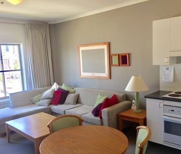 Furnished 1-Bedroom Apartment with City Views – Oaks Goldsbrough - Photo 4