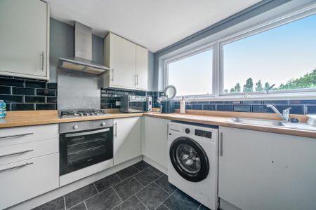 2 bedroom maisonette to rent - Photo 5