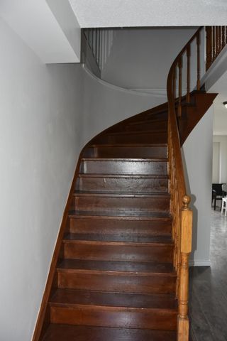 For Lease - 307 Bristol Crescent, Oshawa, Ontario - Photo 2