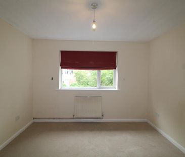 2 bedroom maisonette to rent - Photo 4