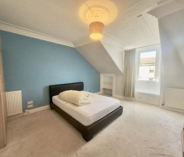 3 bedroom apartment to rent - Photo 4