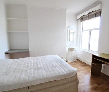 5 bedroom terraced house to rent - Photo 4