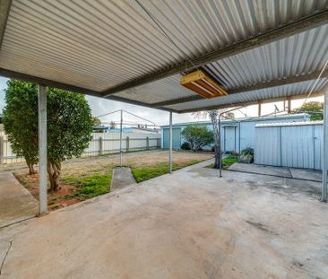 Great House in Quiet Street - Including Granny Flat - Photo 6