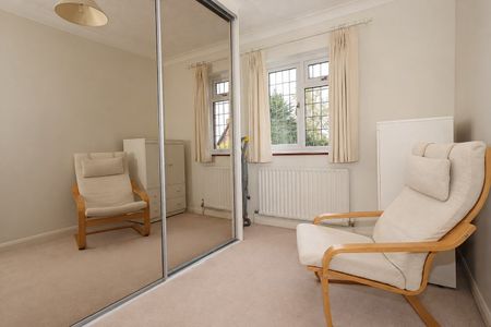 Ash, Aldershot - Photo 5