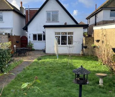 Downlands Avenue, Worthing - Photo 2