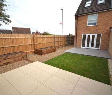 3 bedroom end of terrace house to rent - Photo 3