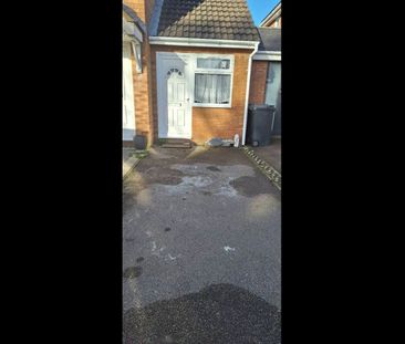 Studio Flat, Leafield, LU3 - Photo 1