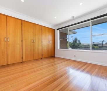BEAUTIFULLY RENOVATED HOME - Photo 5
