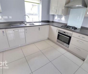 4 bedroom detached house to rent - Photo 3