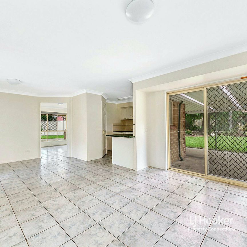 QUALITY 4 BEDROOM FAMILY HOME | SIDE ACCESS | QUIET CUL-DE-SAC! - Photo 1