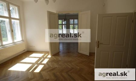 Štýlový 3-izbový byt o výmere 87,7 m2 + terasa, v eklektickej vile, Galandova ulica - Photo 4