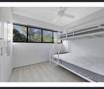 Partially furnished 2 bedroom apartment - moments to everything. - Photo 1