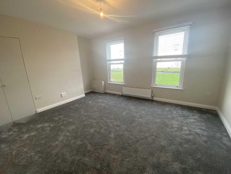 25a Joymount, Carrickfergus, BT38 7DN - Photo 2