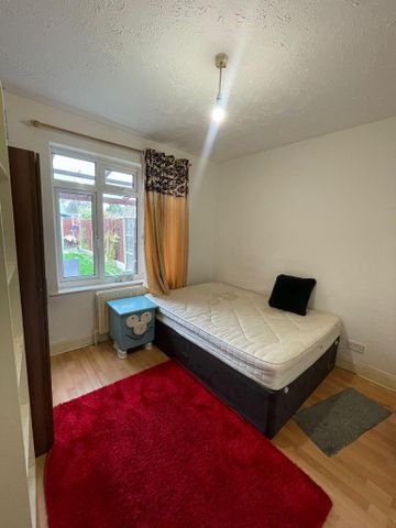 2 bedroom maisonette to rent - Photo 4