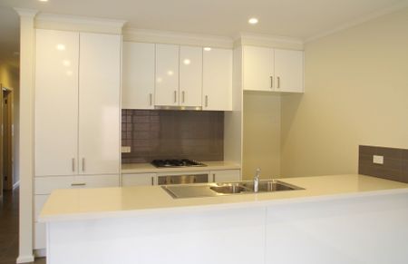 11 Ewart Cl, Lucas VIC 3350 - Photo 3