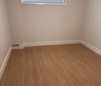 3 Bedroom basement across from mill lake park - Photo 4