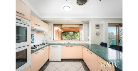 Big Family Home with a Relaxing Backyard Escape - Photo 2