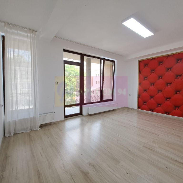 P+3 Timpuri Noi, 12 camere , ideal locuință sau birouri - Fotografie 1