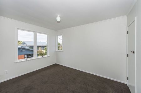 St Heliers 2BR Apt w/ Deck & Great views - Photo 5
