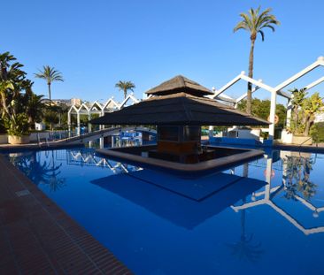 Estudio de alquiler en Avenida Rocío Jurado, 32, Parque de la Paloma - Photo 5