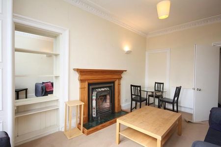 3 bedroom flat to rent - Photo 3