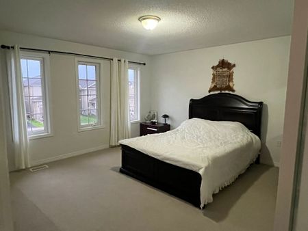 For Lease - 30 Armstrong Crescent, Bradford West Gwillimbury, Ontario - Photo 3