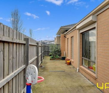 Affordable Family Luxury Living in Cranbourne East - Photo 3