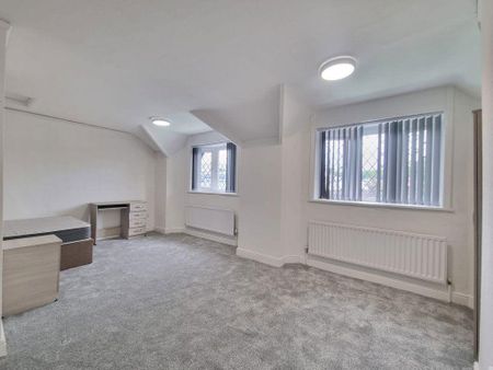 3 bedroom flat to rent - Photo 5