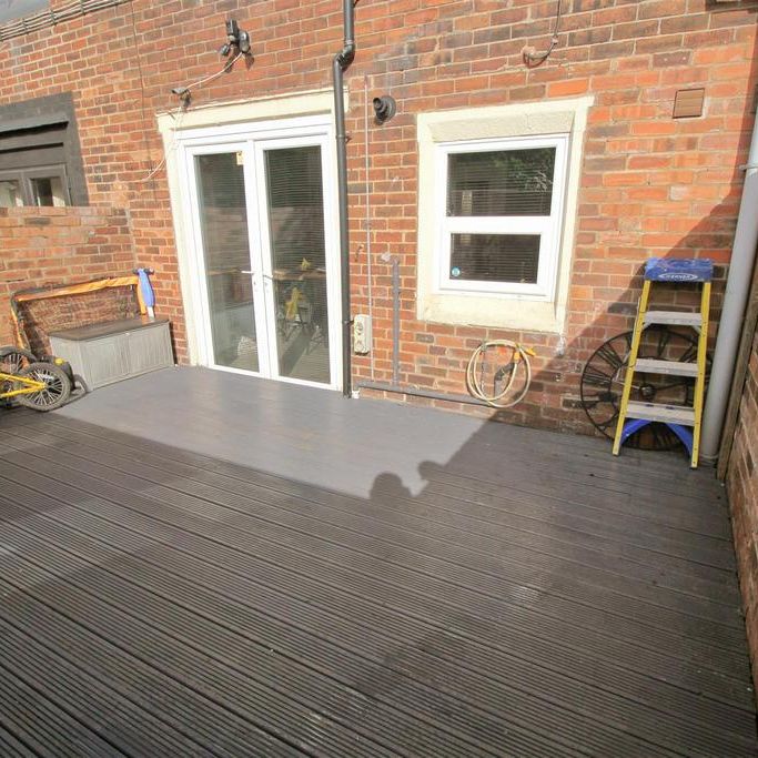 3 bedroom terraced house to rent - Photo 1