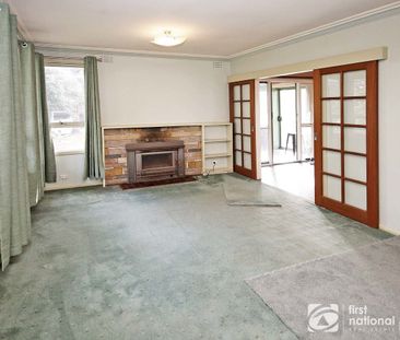 Spacious 4-Bedroom Home on 1 approx. Acre with Breathtaking Views - Photo 2