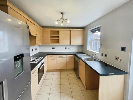 3 bedroom semi-detached house to rent - Photo 3