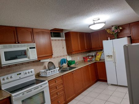 For Lease - 6 Sunforest Drive, Brampton, Ontario - Photo 2