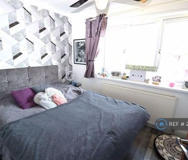 2 bedroom end of terrace house to rent - Photo 5