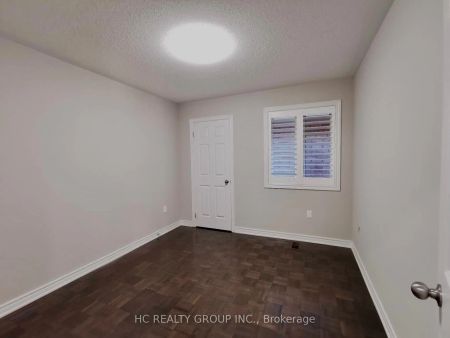 Detached Home For Lease | N9250703 - Photo 4