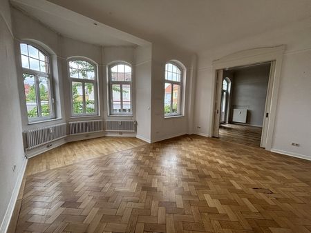 Stilvolle Altbauwohnung in attraktiver Stadtlage mit Wintergarten und zwei Balkonen - Photo 3