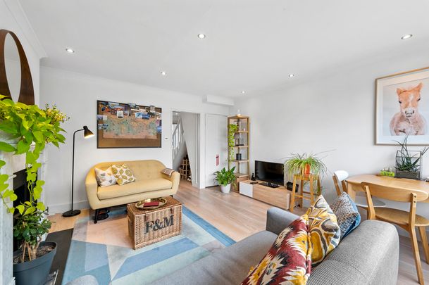 Heathfield Court, SW18, London - Photo 1