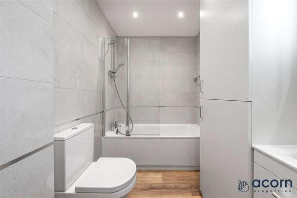 Regents Park Road, London, N3 - Photo 1