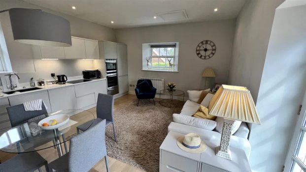 Hillfield, Dartmouth - Photo 1
