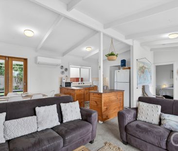 Open the door to effortless coastal living - Photo 1