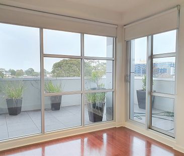 Top Floor Living, Highly Convenient Location - Photo 4