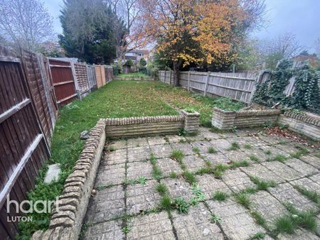 3 bedroom semi-detached house to rent - Photo 3