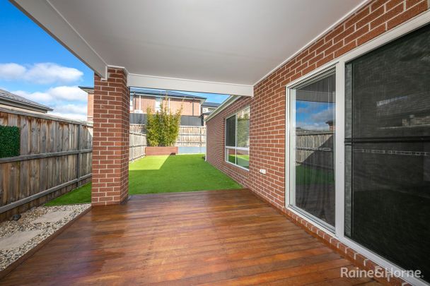 12 Bindweed Street, Sunbury, VIC 3429 - Photo 1