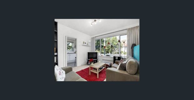 Bright Top-Floor Retreat in the Heart of South Yarra - Photo 1