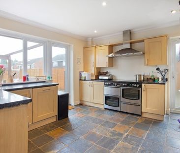 3 bedroom detached house to rent - Photo 5